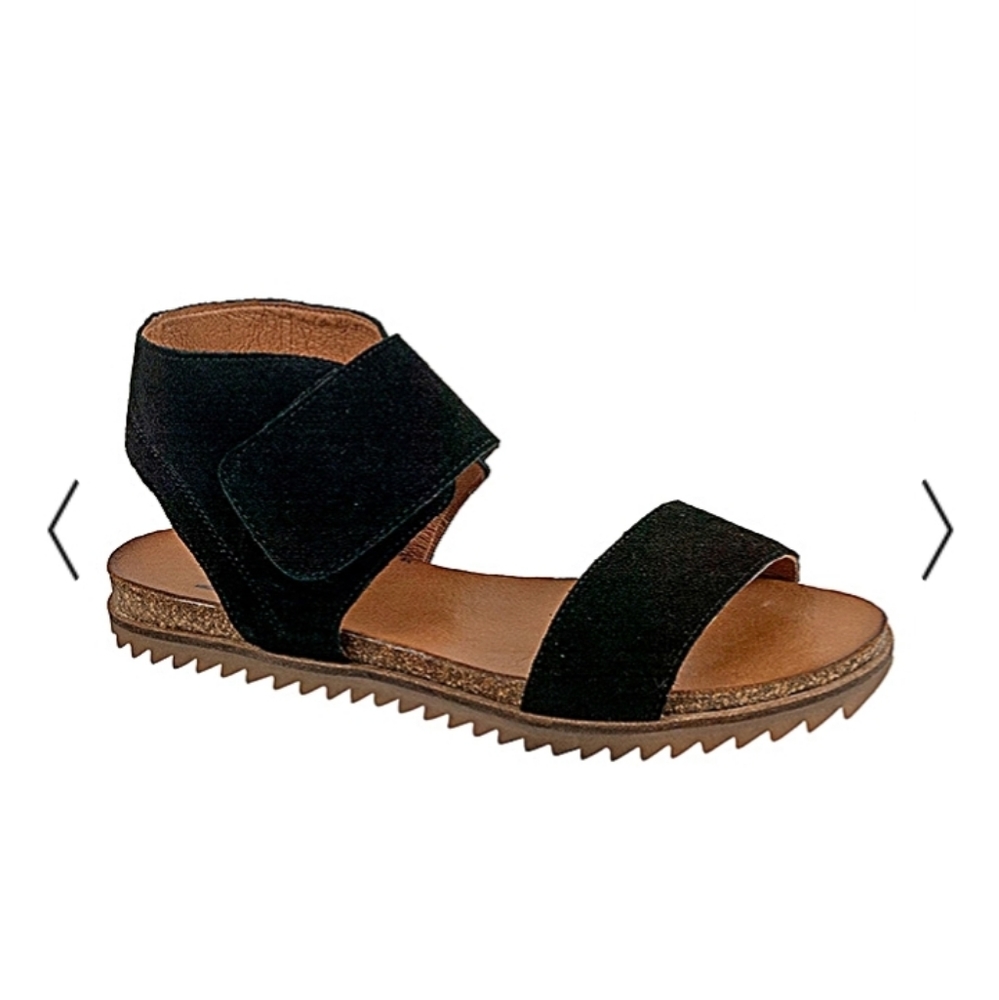 New MIZ MOOZ NYC RORI suede sandals
